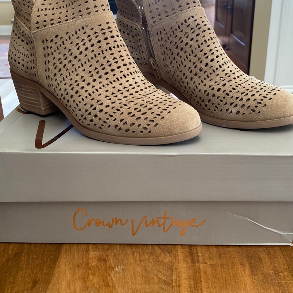 Crown Vintage